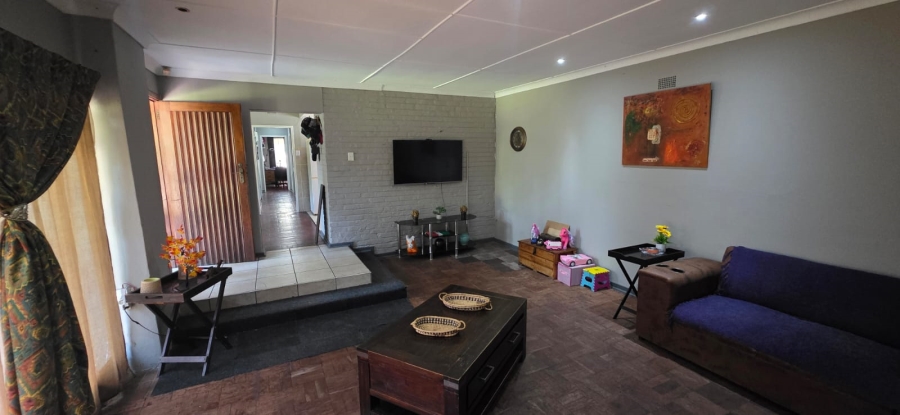 5 Bedroom Property for Sale in Songloed North West